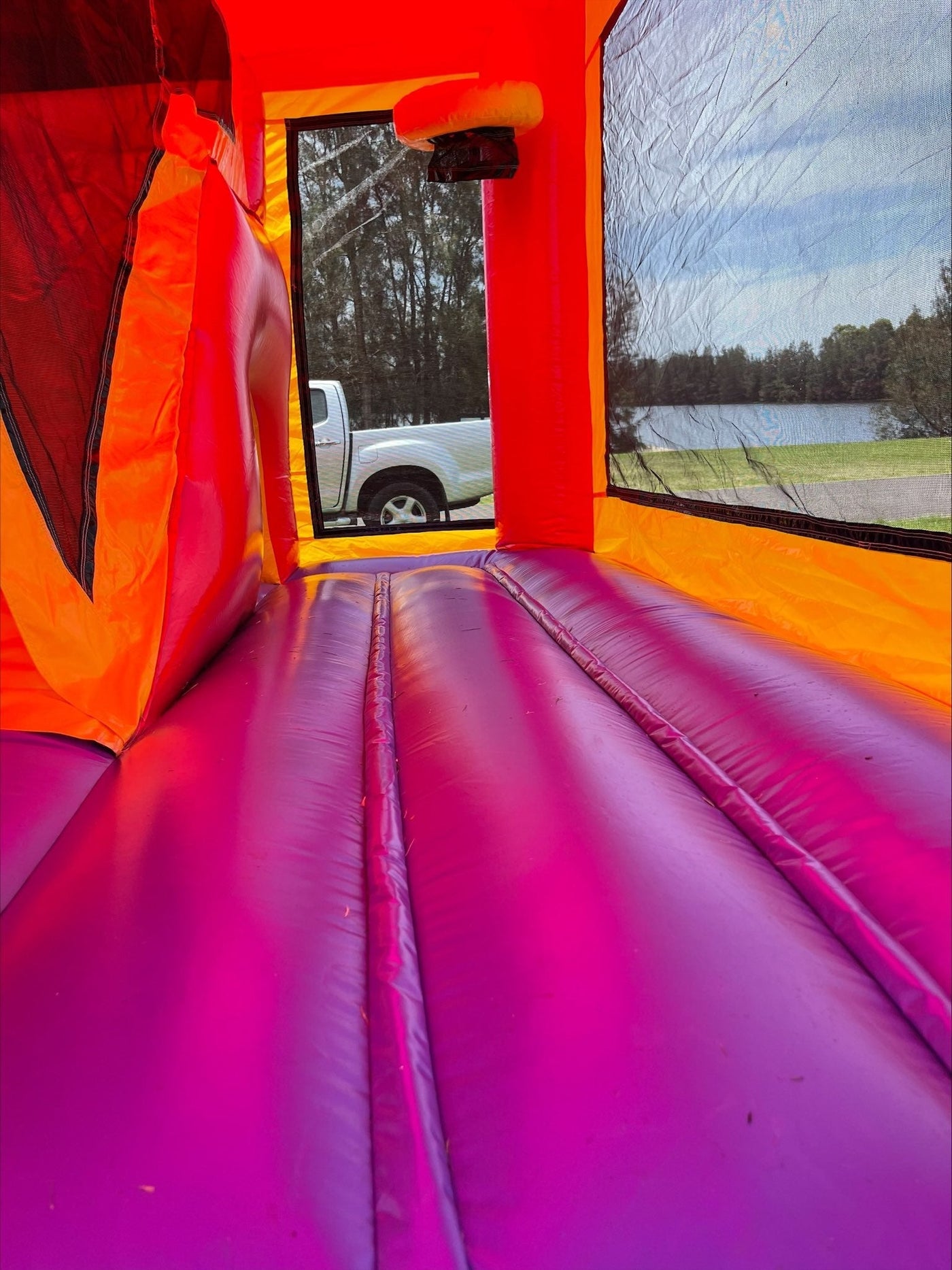 Clifford the Red Dog Extra Large Obstacle Combo Jumping Castle